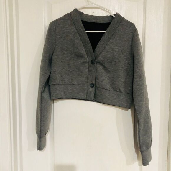 Commense Women's Athflow Cropped Cardigan Sweater Long Sleeve Gray Medium NWT - Picture 3 of 7